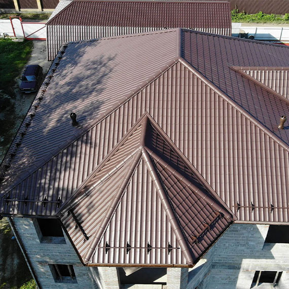 Монтаж сложной крыши и кровли в Великих Луках и Псковской области